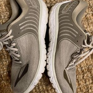 Brooks Pure Flow 6 Women's Running Shoes Size US 8